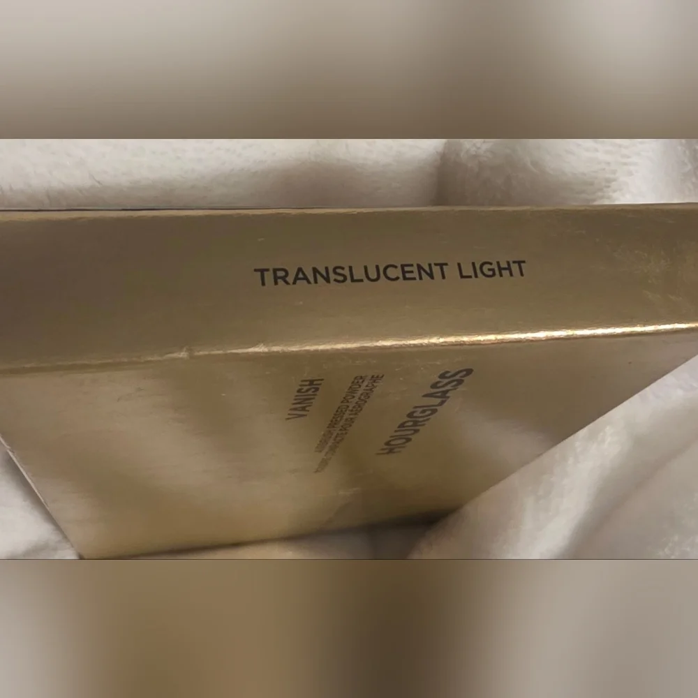 Hourglass Vanish Airbrush Pressed Powder In Translucent Light NEW